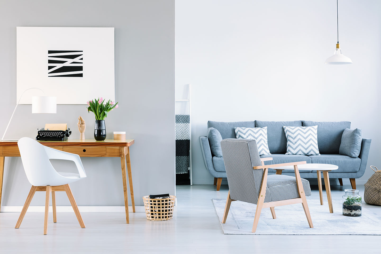 Stylish Ulcinj living room: grey sofa, chic decor, workspace—invest in Montenegro property with montenegro-listings.me by Ekosphere DOO.