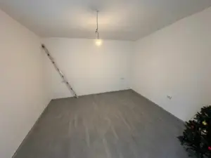 Spacious, bright room in Ulcinj, Montenegro—perfect investment. Exclusive listing on montenegro-listings.me by Ekosphere doo.