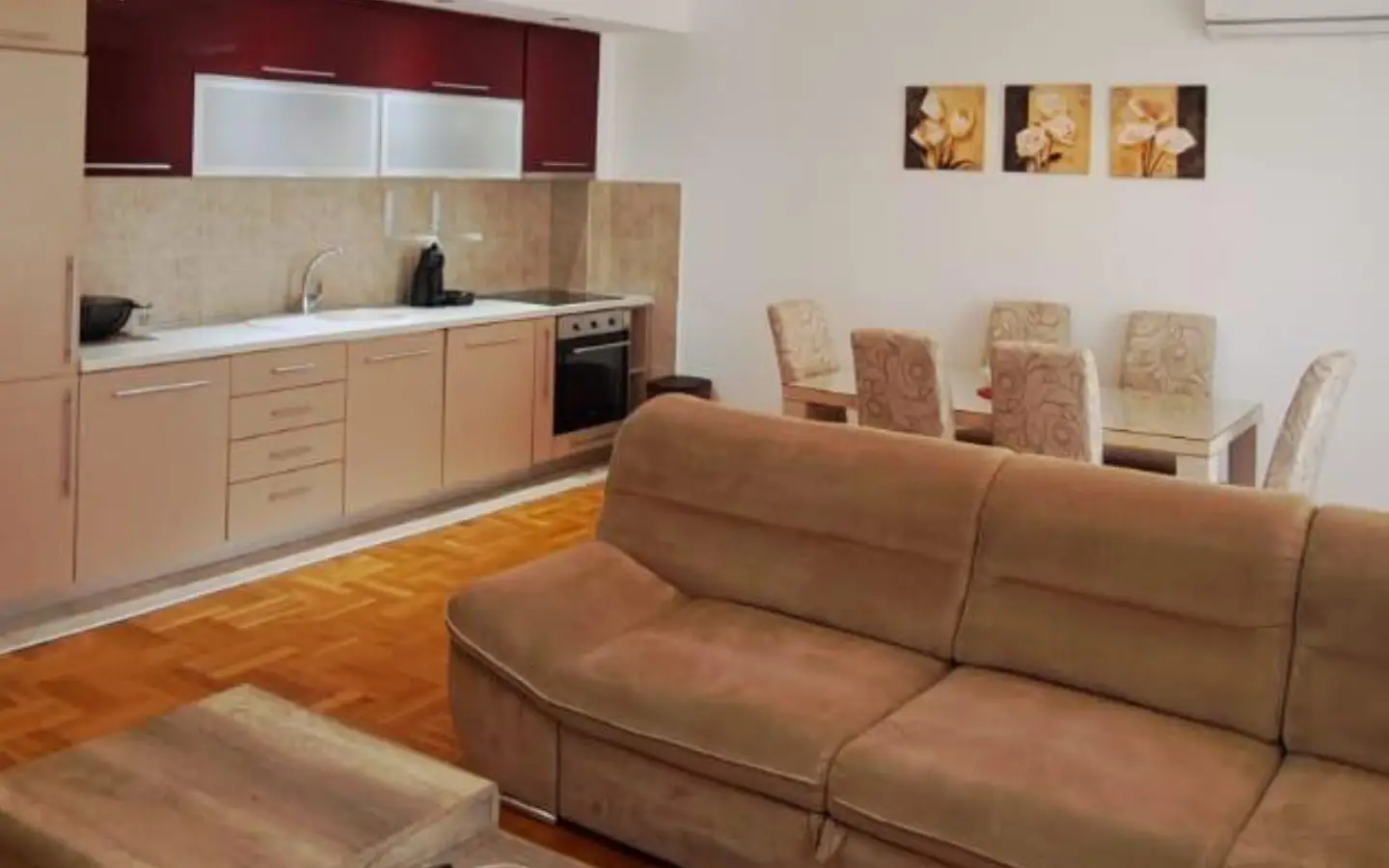 Contemporary open-plan kitchen, premium appliances, stylish dining&mdash;an Ulcinj property gem on montenegro-listings.me by ekosphere doo.