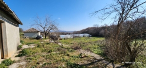 Investment opportunity in Ulcinj: house, car, greenhouses, scenic hills. Listed by ekosphere doo on montenegro-listings.me.