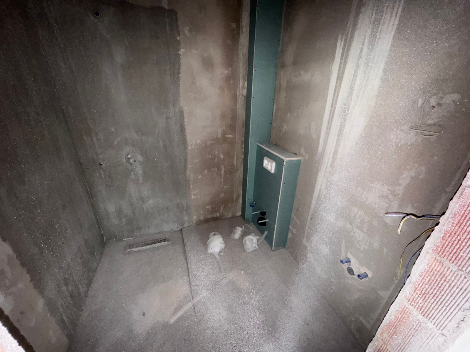 Unfinished utility room in Ulcinj, Montenegro&mdash;ideal for investment. Exposed piping, wiring; great potential. eksophere doo project.