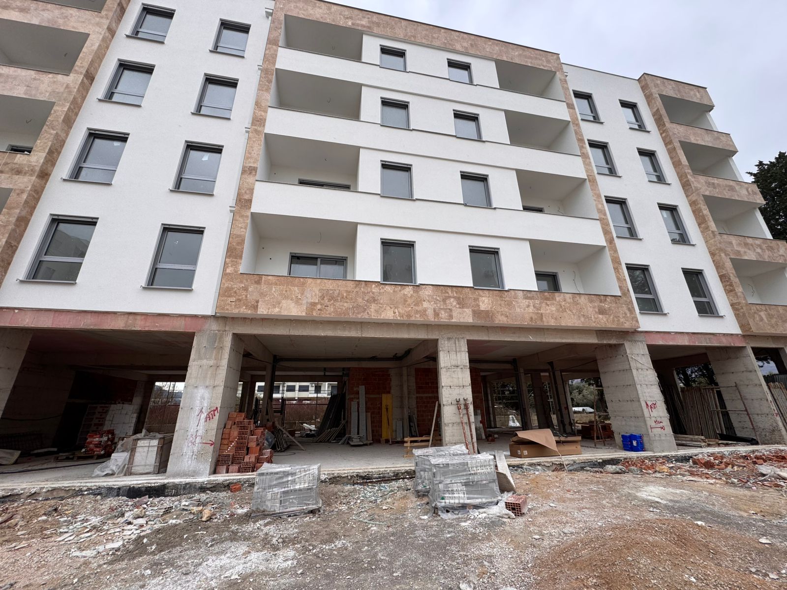 Modern property under construction in Ulcinj, Montenegro, ideal for investment. Listed on montenegro-listings.me by ekosphere doo.