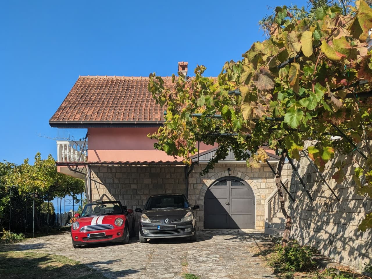 Stunning stone house in Ulcinj, Montenegro with tiled roof, balcony, shaded driveway. Ideal investment on montenegro-listings.me by ekosphere doo.