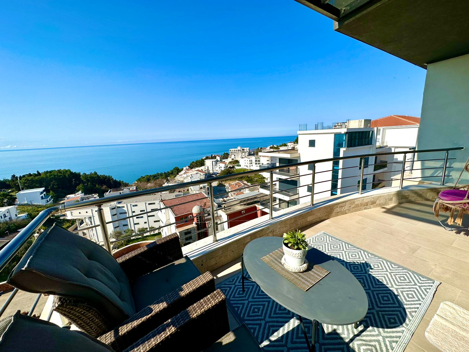 Stylish balcony with sea views in Ulcinj, Montenegro&mdash;ideal property investment. Listed on montenegro-listings.me by ekosphere doo.